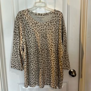 Like new Lucky Brand size 2X leopard print half sleeve